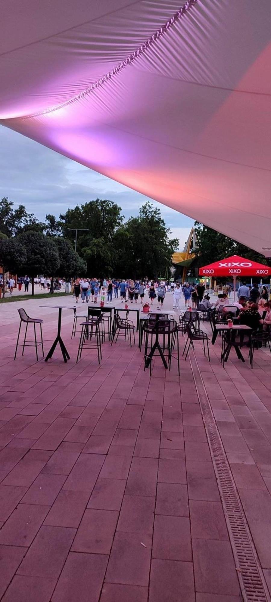 Lux Apartman Villa Hajduszoboszlo Bagian luar foto