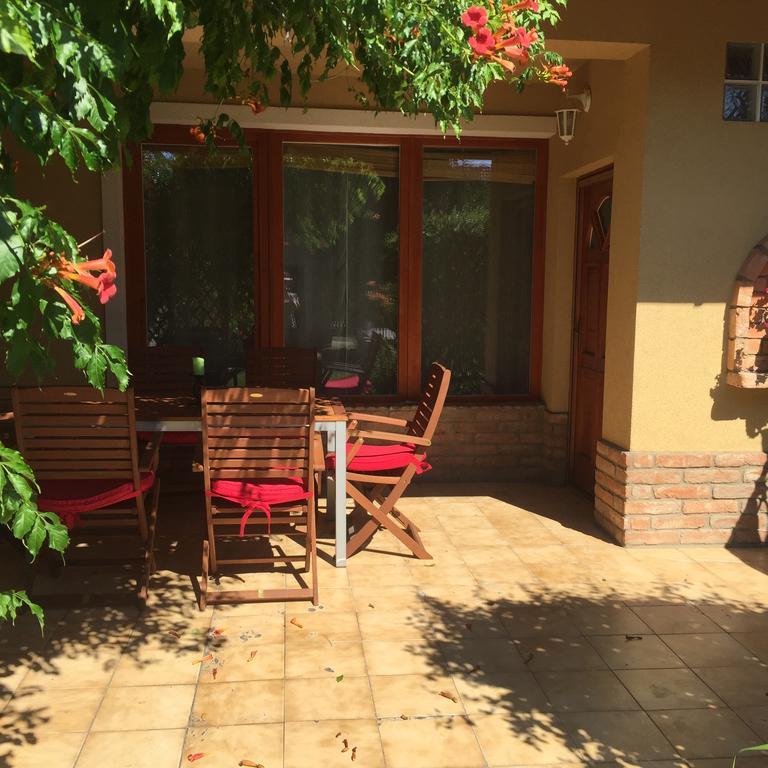 Lux Apartman Villa Hajduszoboszlo Bagian luar foto